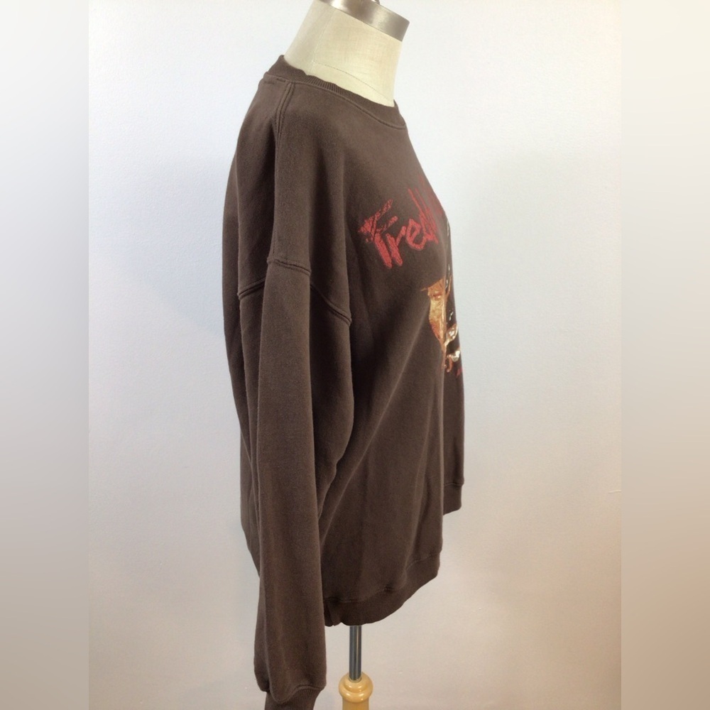 NWT A NIGHTMARE ON ELM STREET Brown Freddy Krueger Swrstshirt, Size Medium - Picture 9 of 16